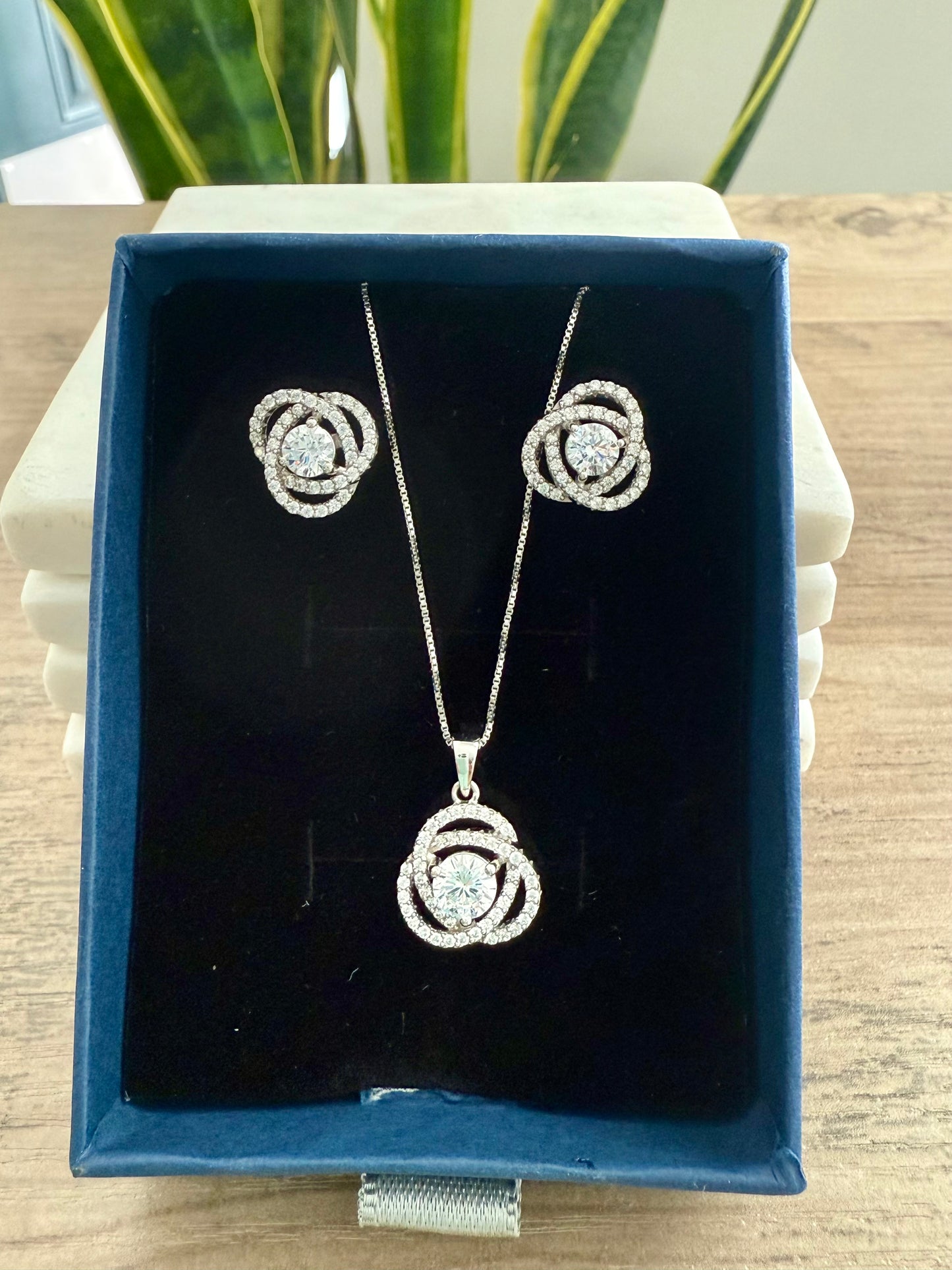 White Gold Finish Intertwined Cluster Solitaire EIRA Pendant Set