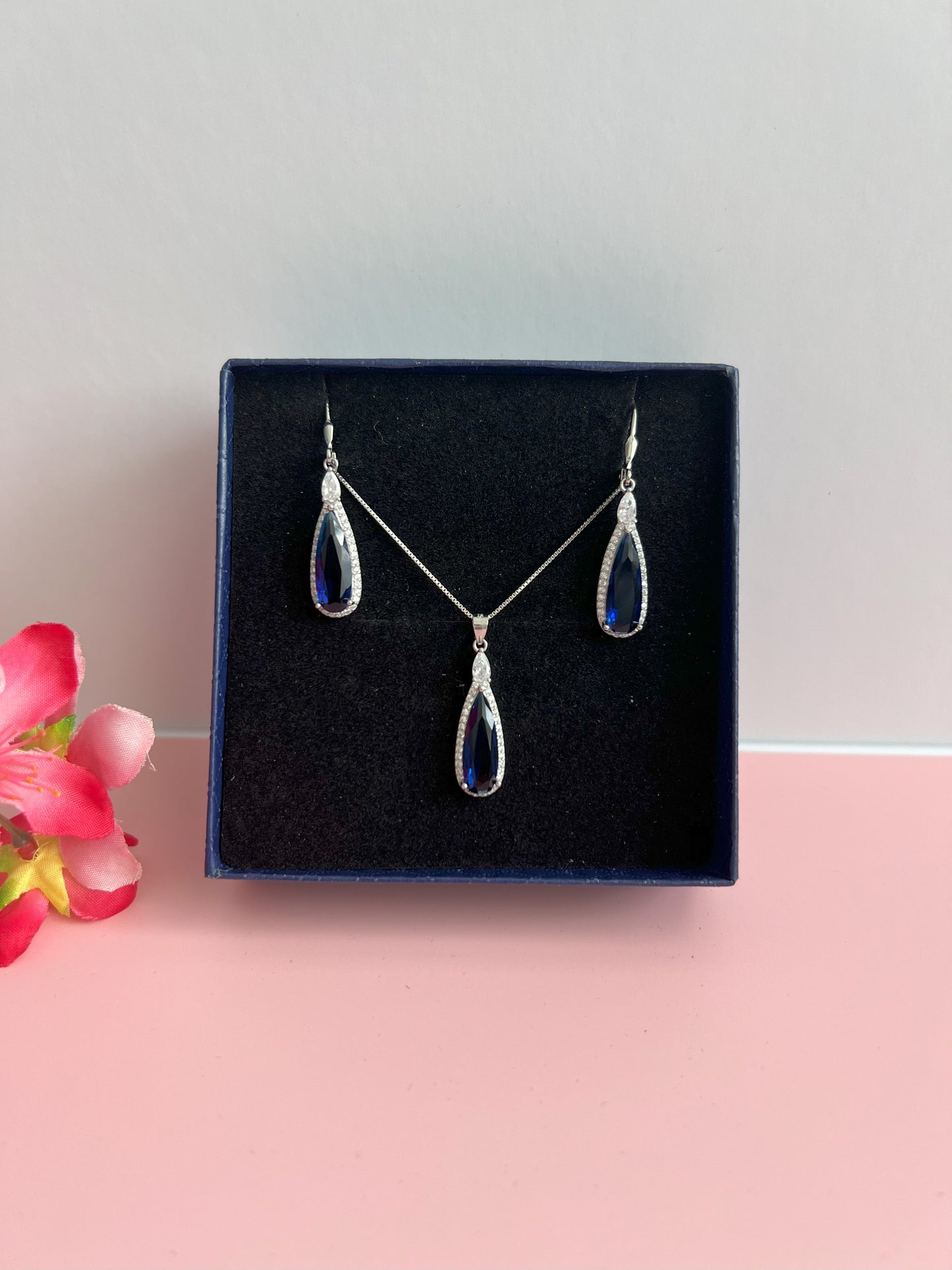 Blue Bezos Pendant Set
