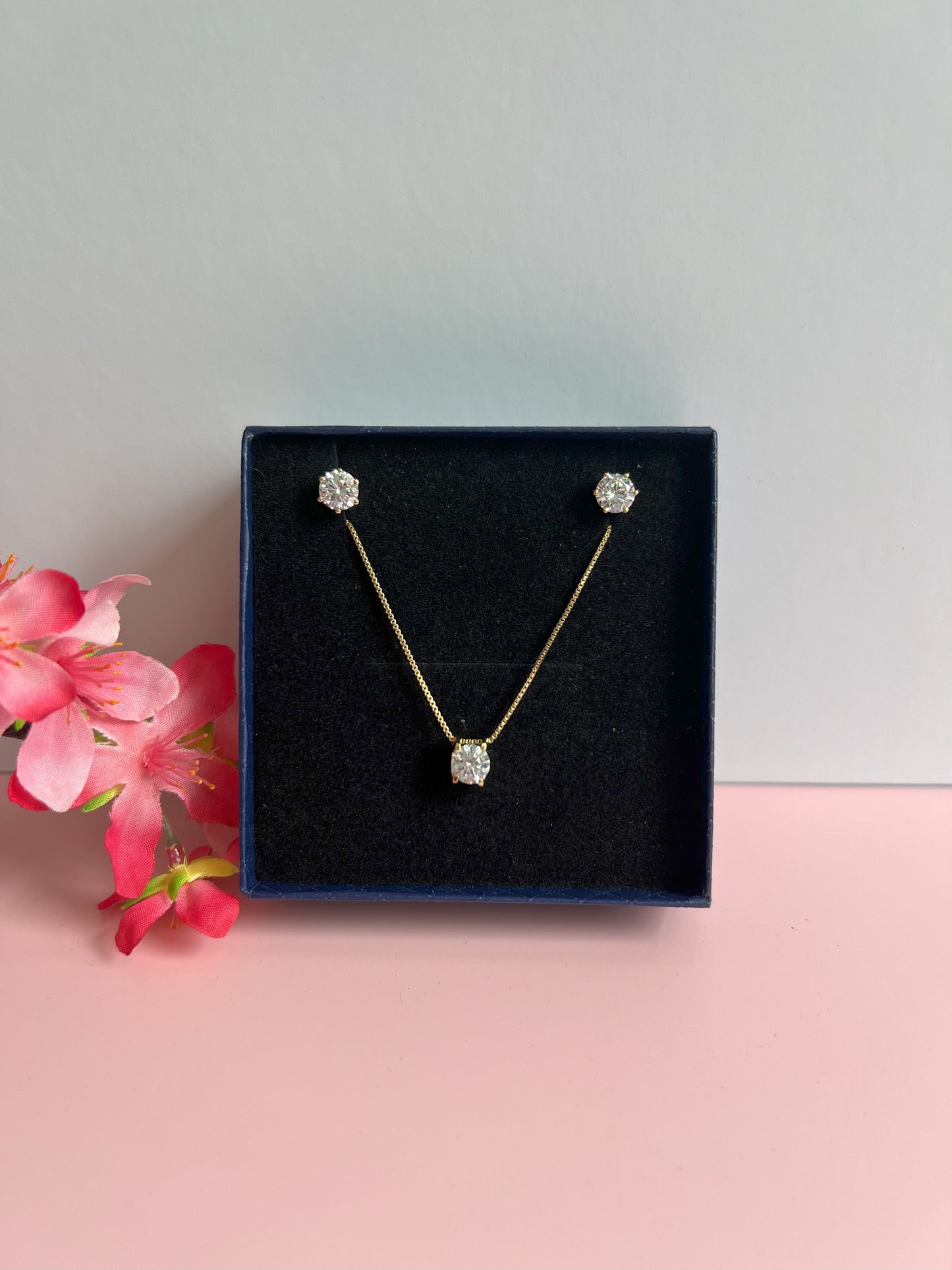 18k Gold Finish Solitaire Pendant Set