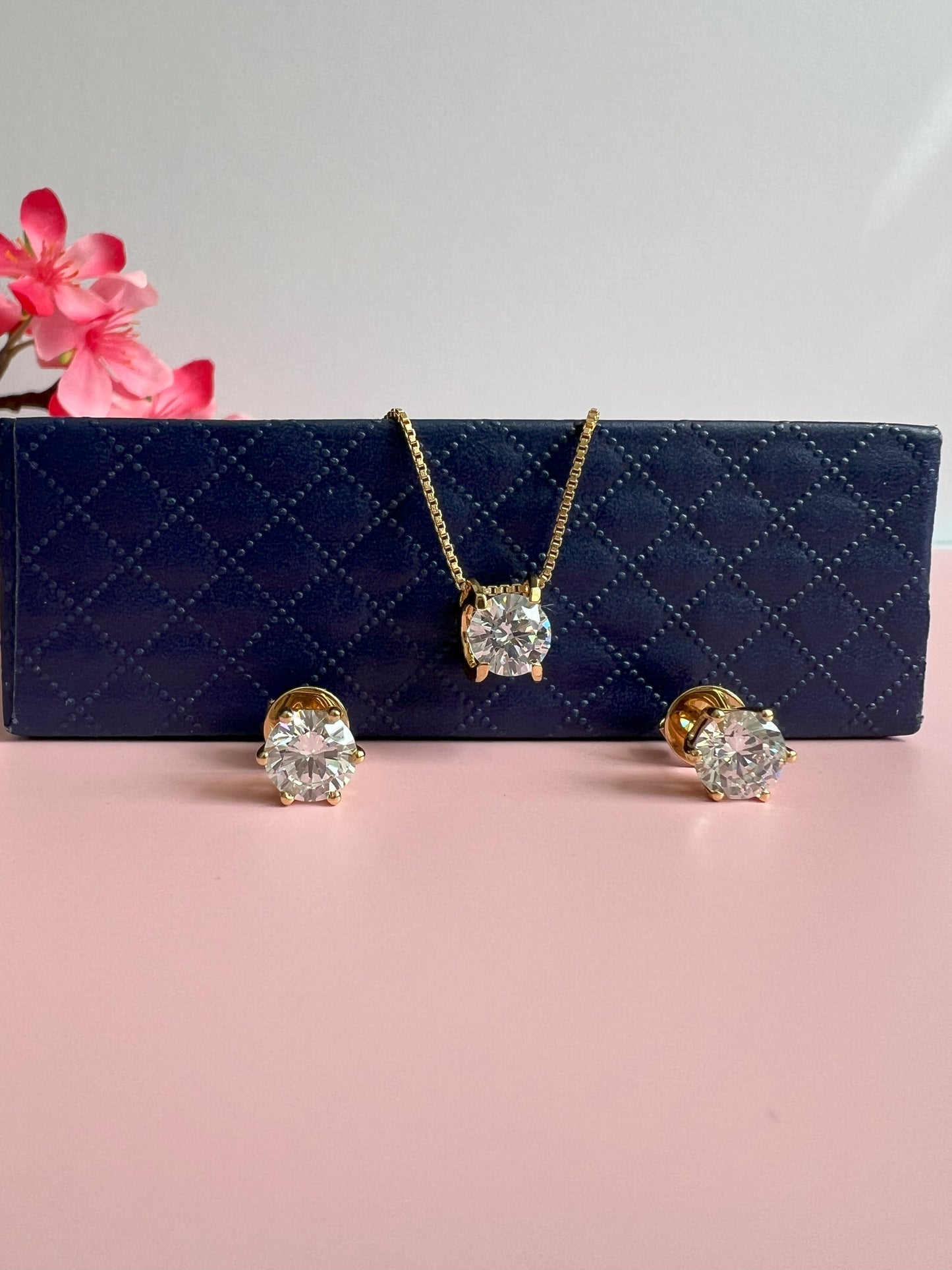 18k Gold Finish Solitaire Pendant Set