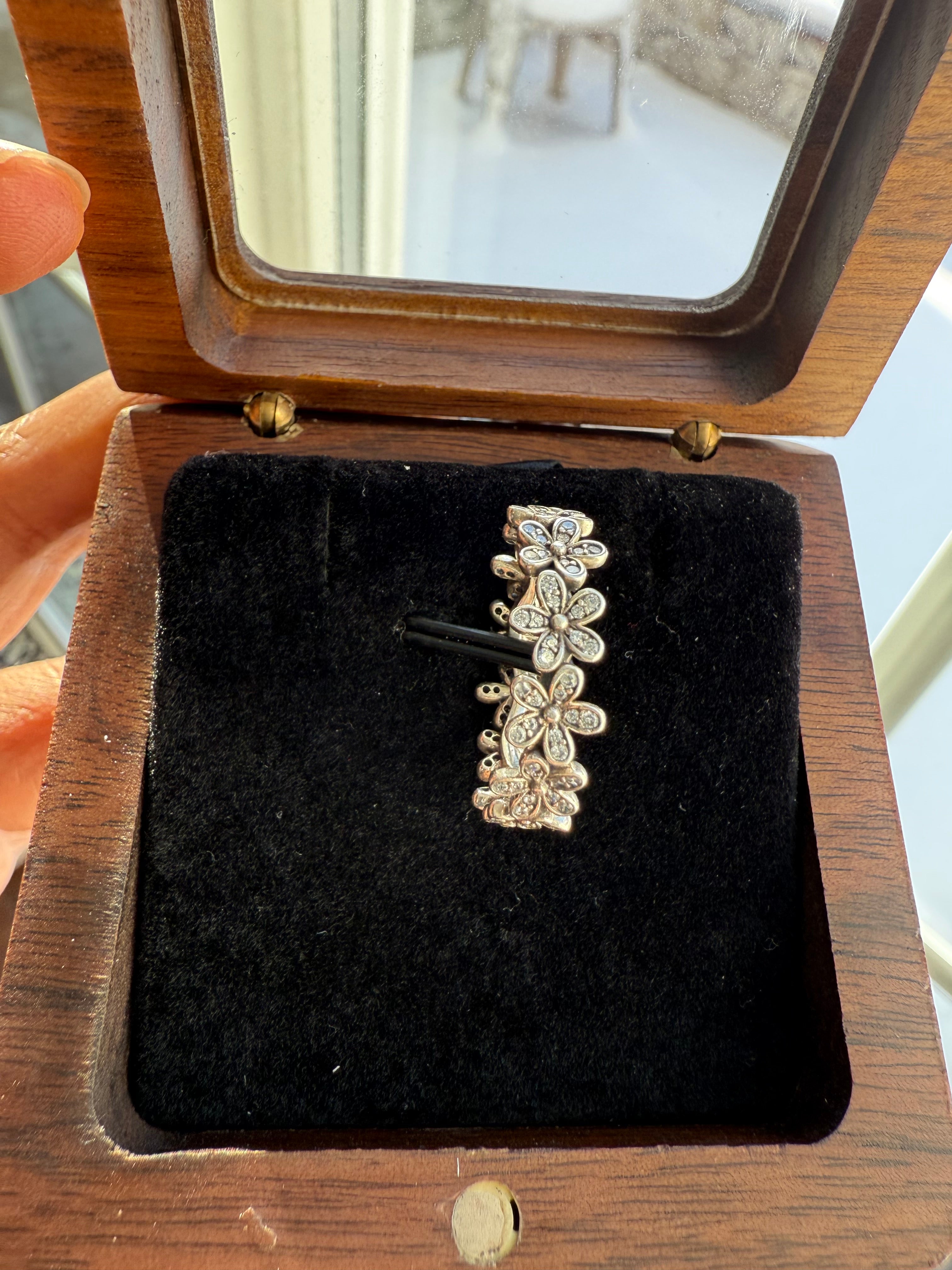 Luxury Brand inspired Daisy Band on pure 925 Silver