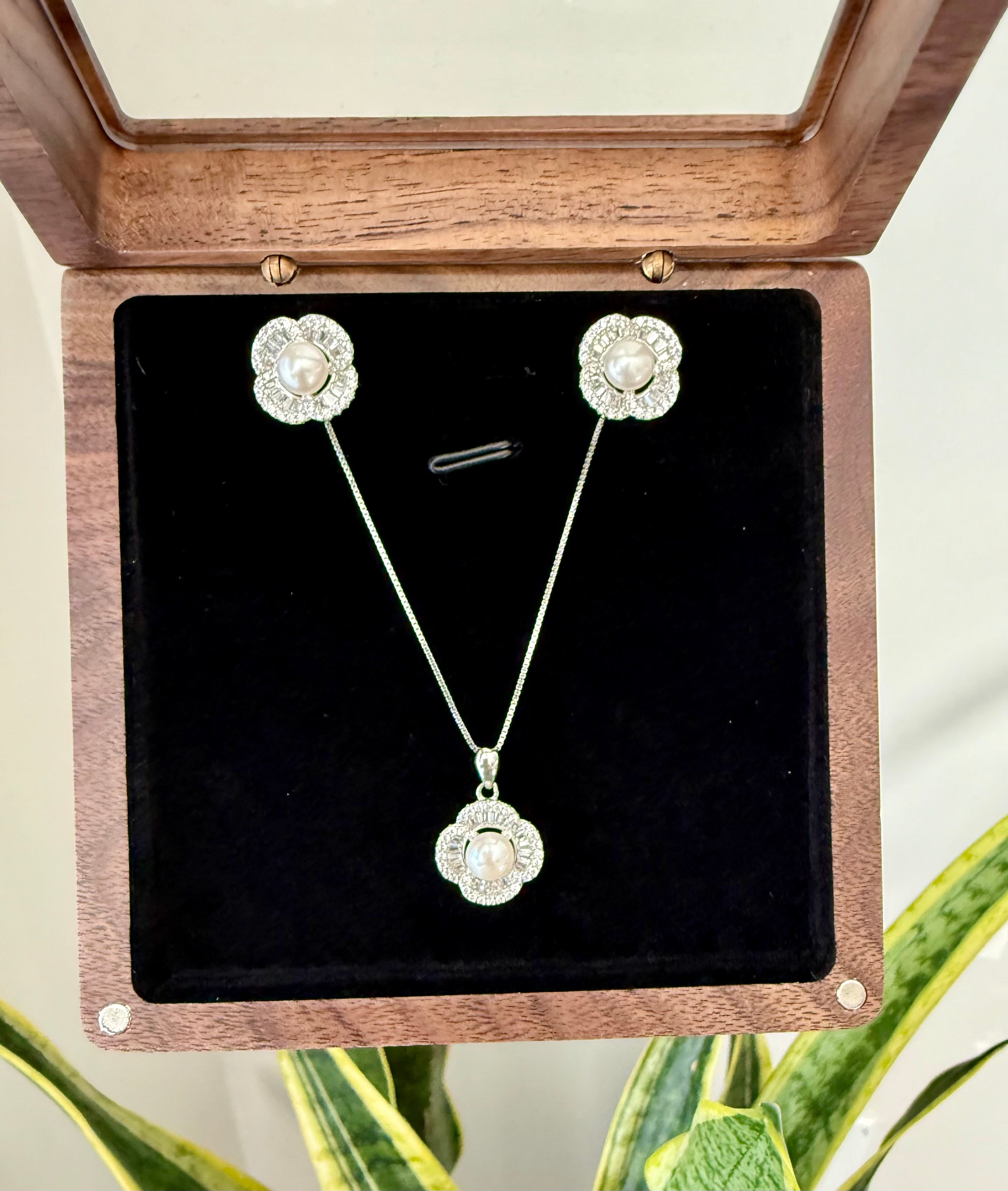 Fresh Water Pearl Pendant Set on pure 925 Silver