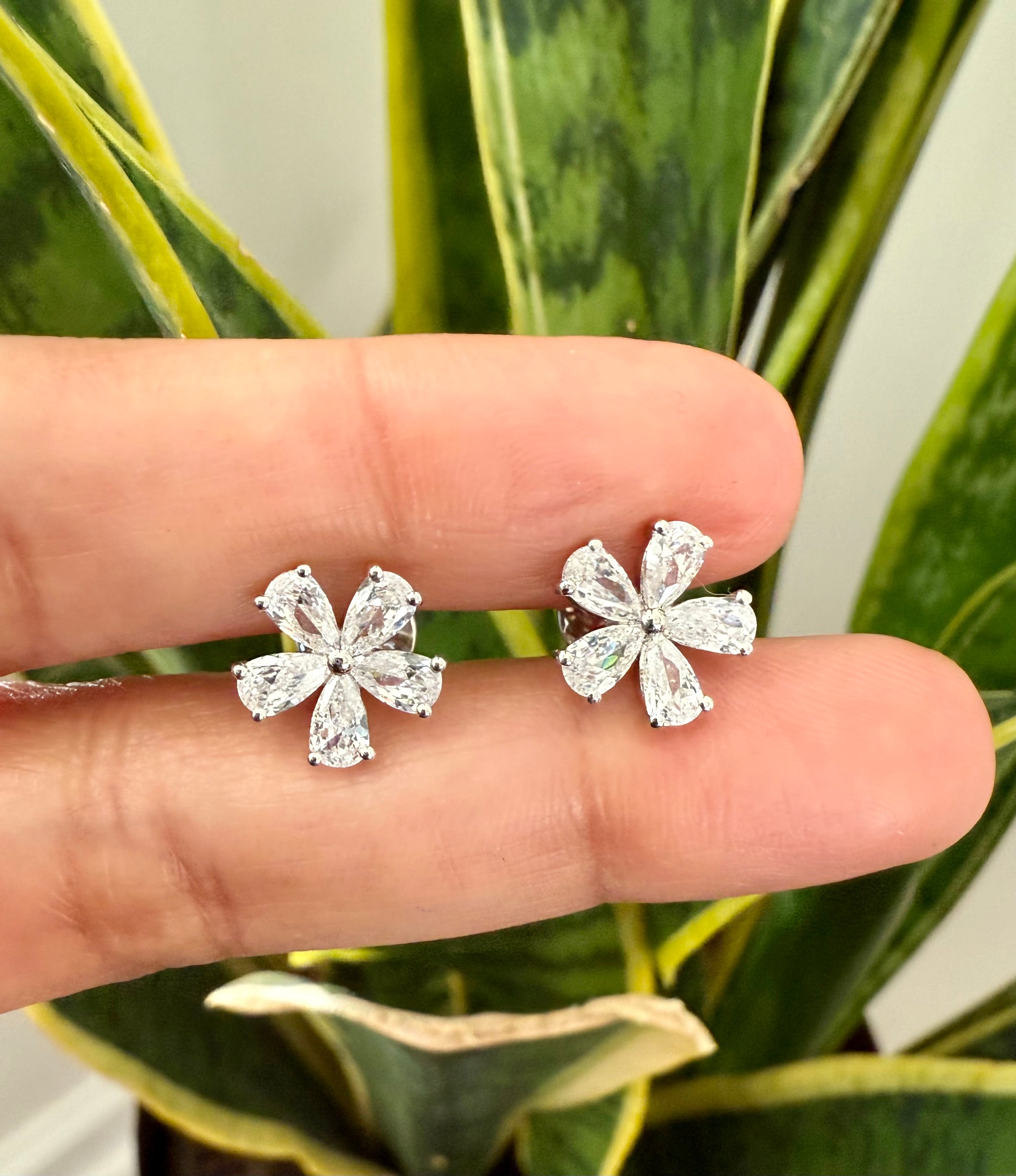 LENA Floral Solitaire Studs