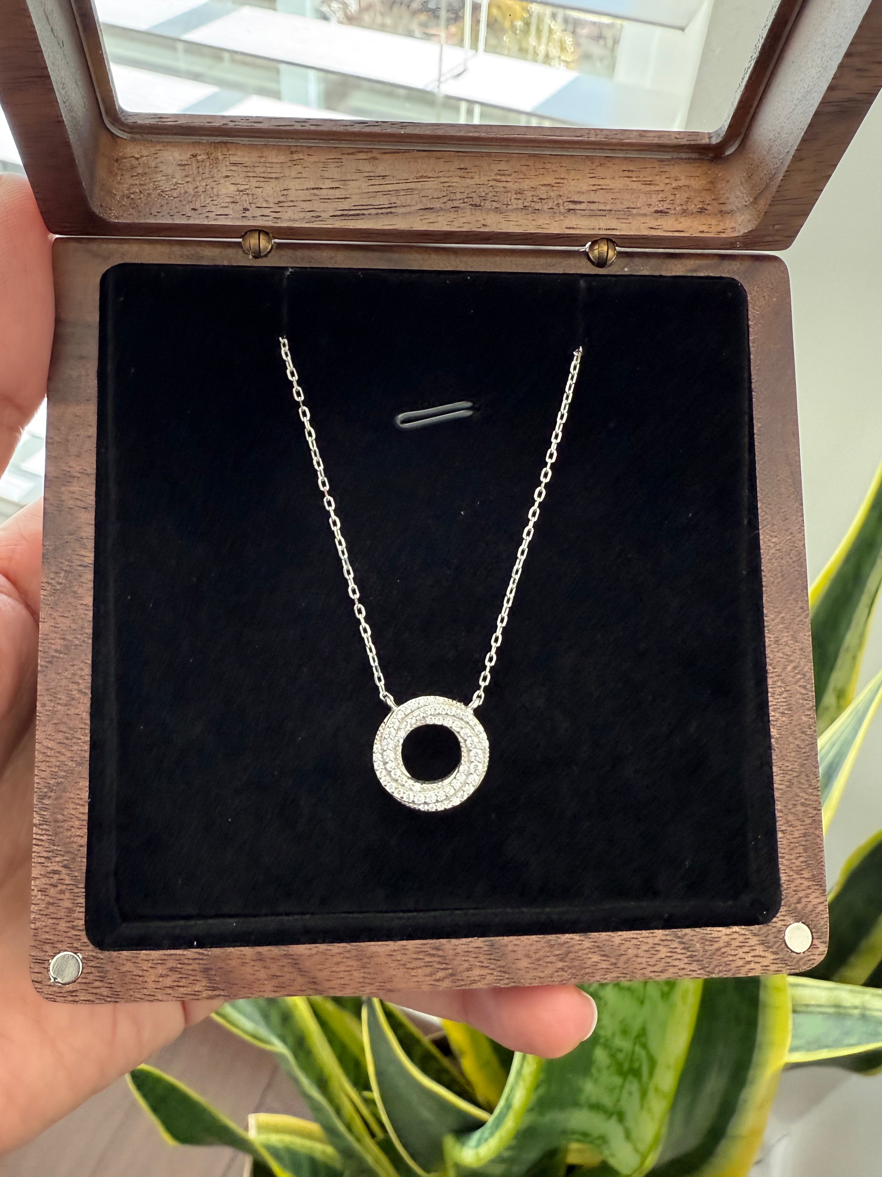 Twisted Circular Wave Pendant with Chain on Pure 925 Silver