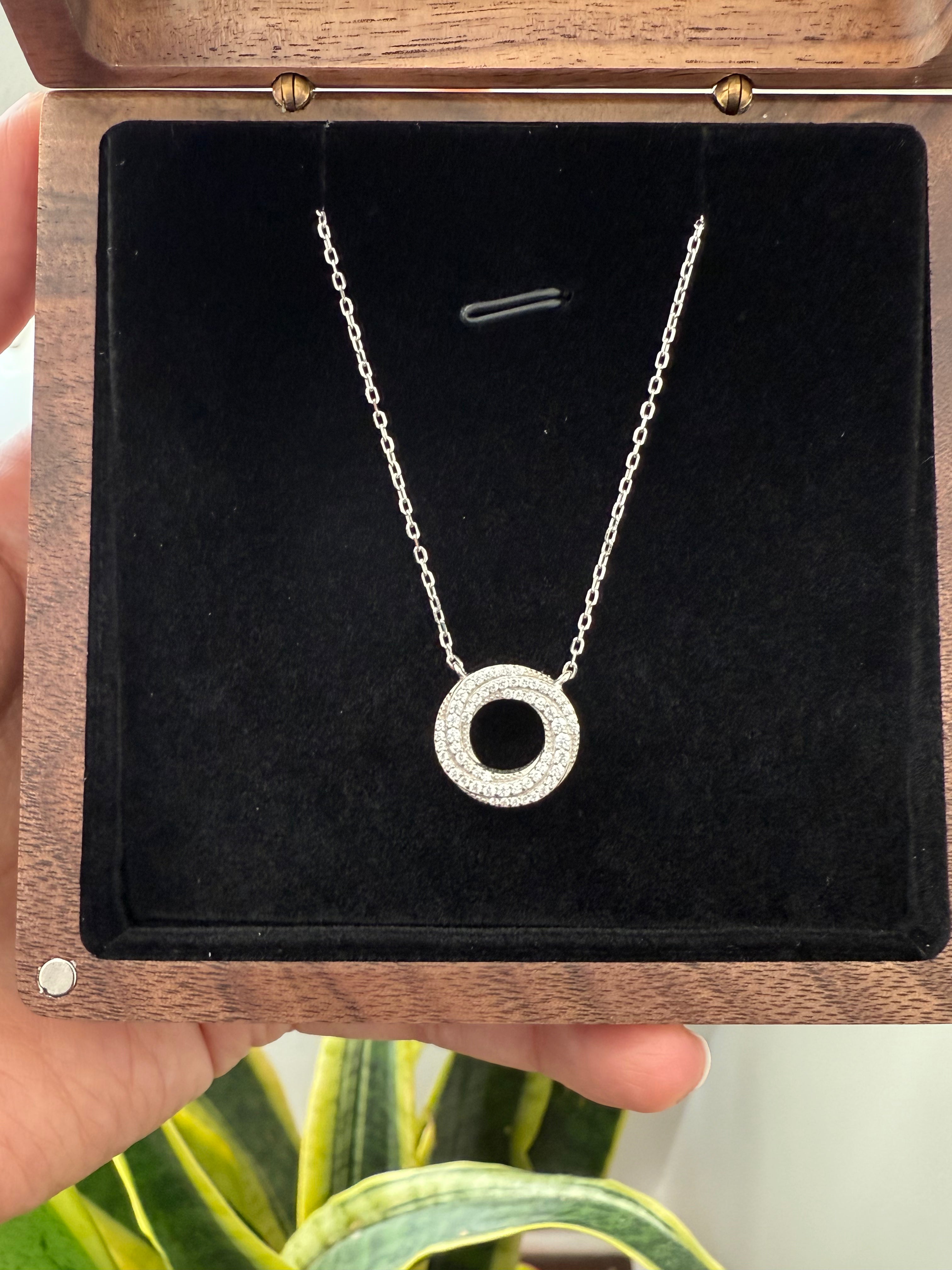 Twisted Circular Wave Pendant with Chain on Pure 925 Silver