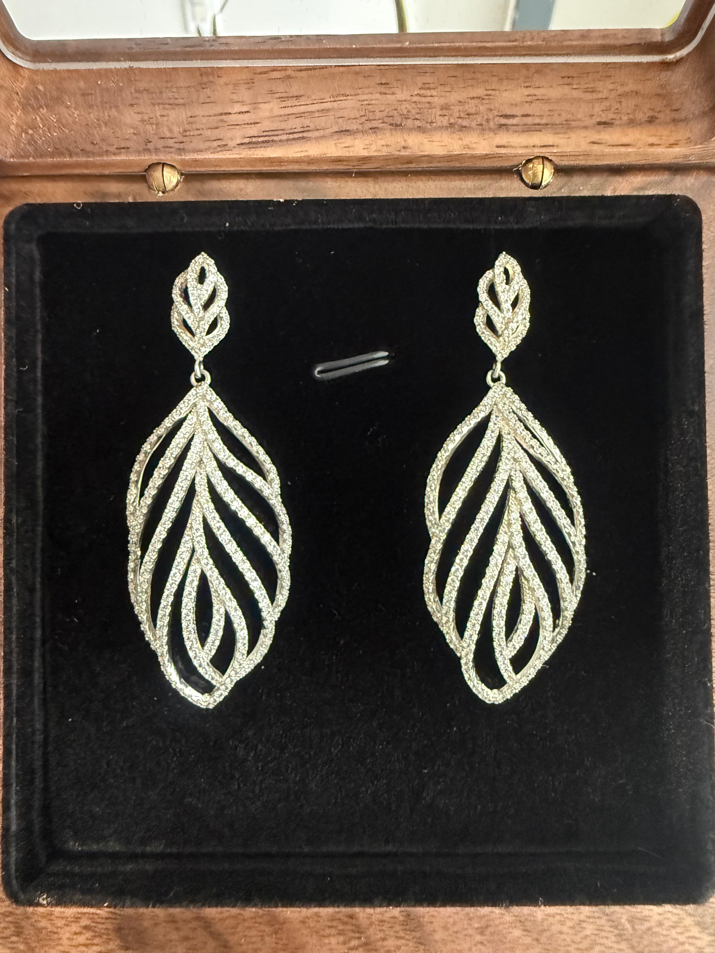 Signature Elevated Leaf Earrings on Pure 925 Silver