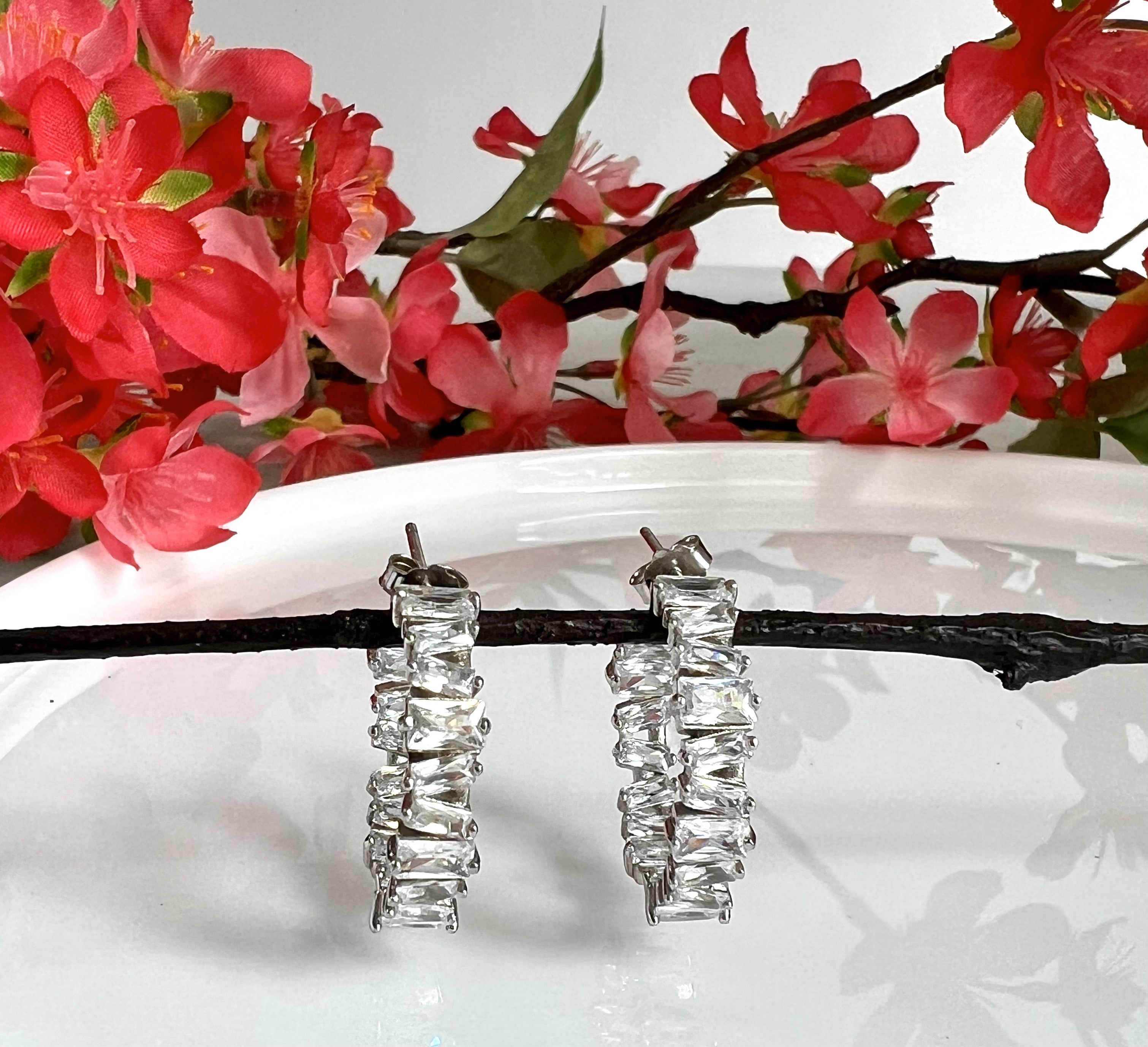 Brilliance baguette Hoops on pure 925 Silver