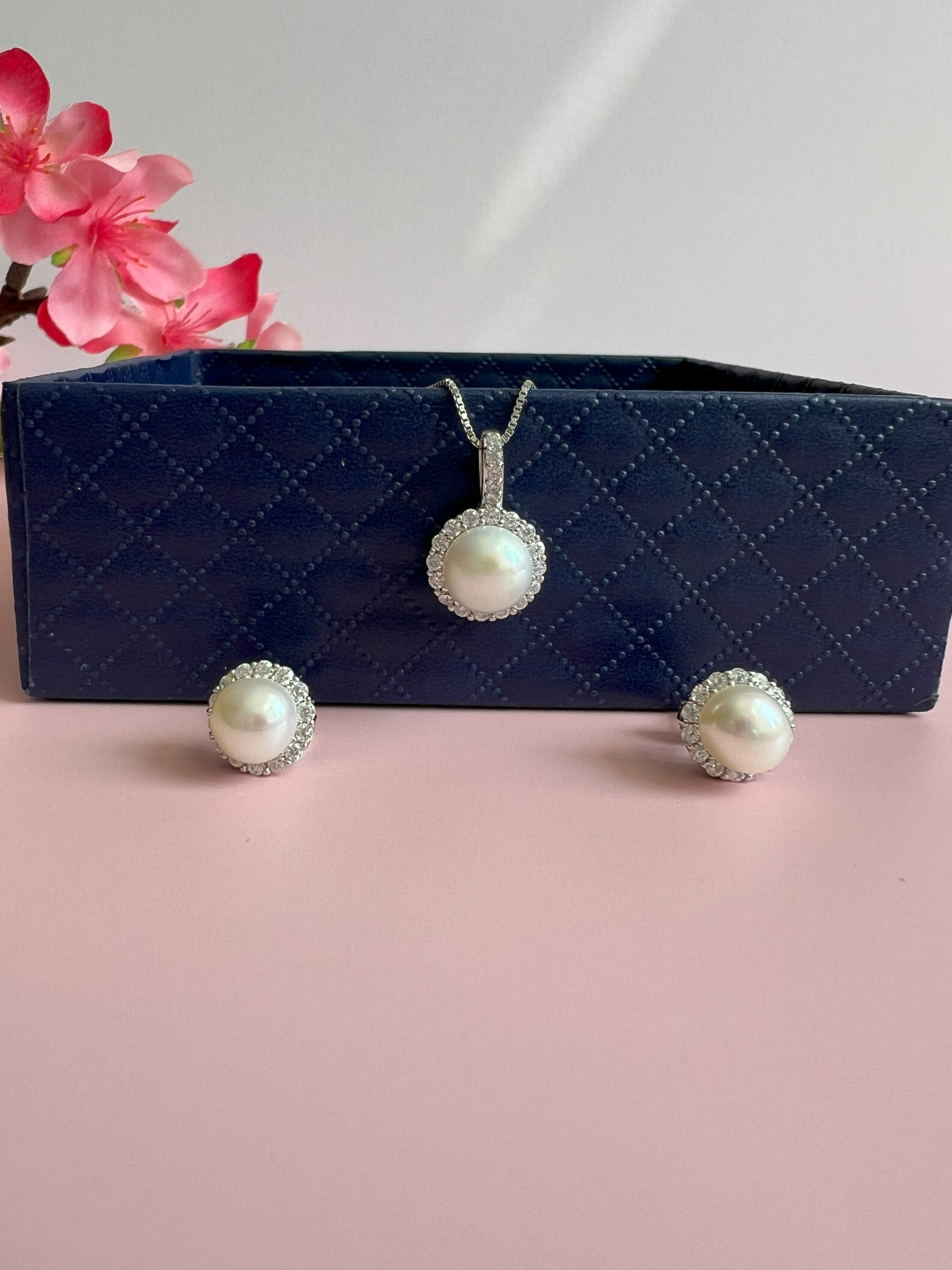 RUMI Classic Fresh Water Pearl and Diamond Pendant Set on pure 925 Silver