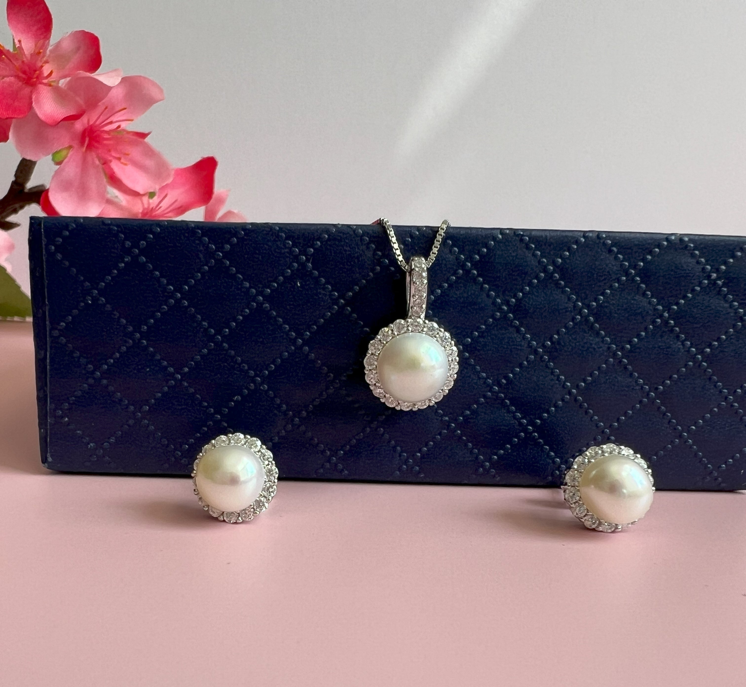 RUMI Classic Fresh Water Pearl and Diamond Pendant Set on pure 925 Silver