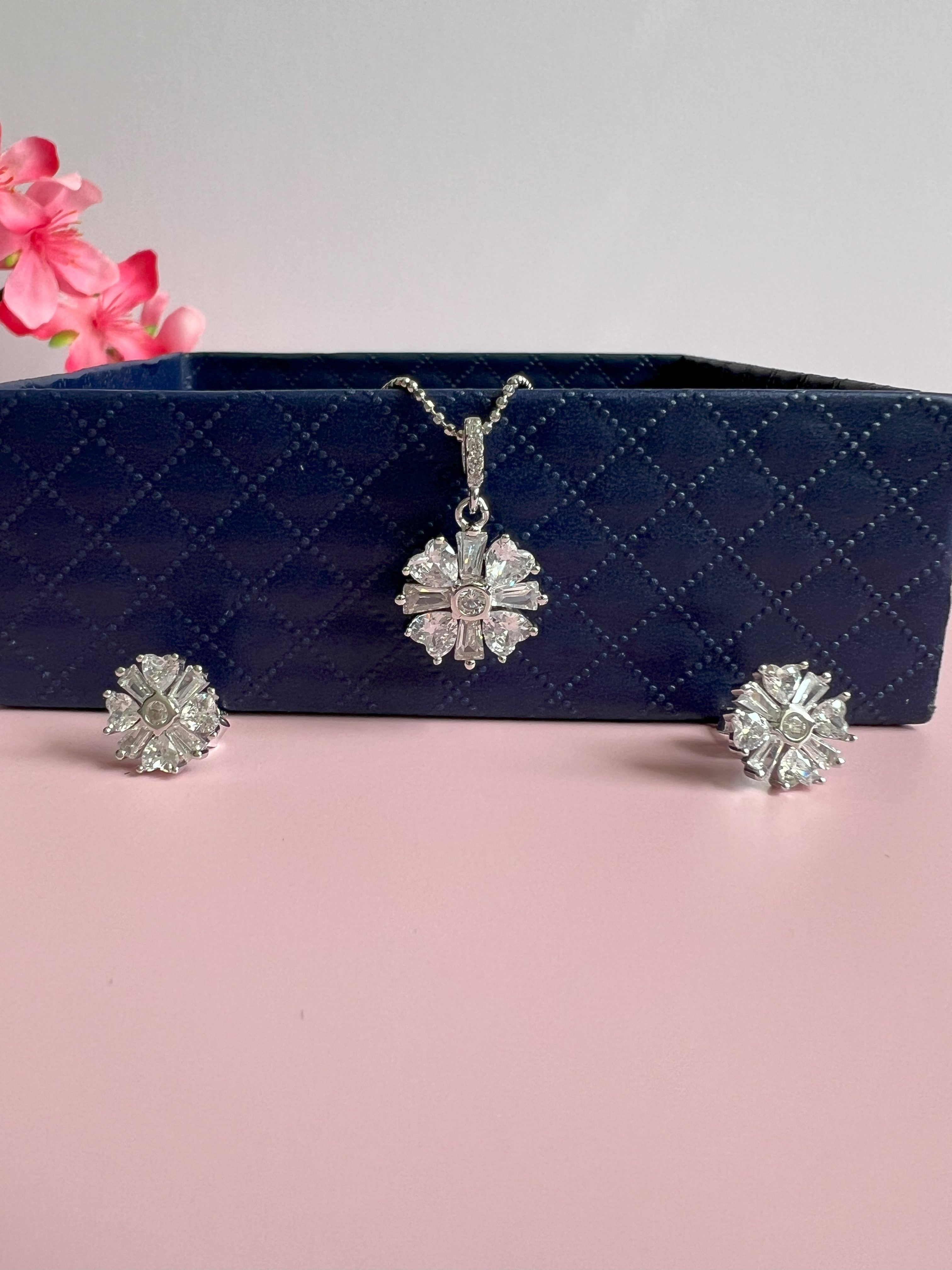 VANYA Heart and Baguette Solitaire Pendant Set on pure 925 Silver