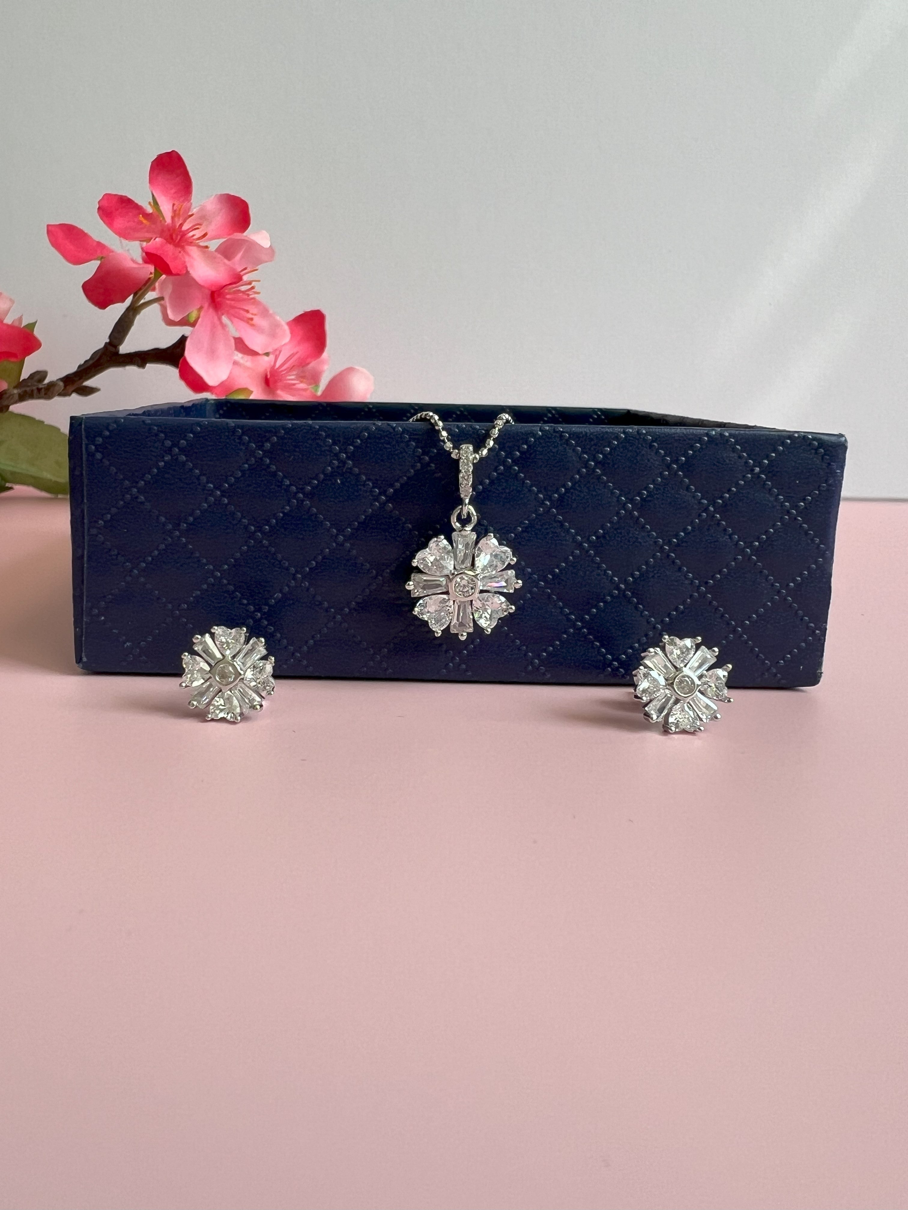 VANYA Heart and Baguette Solitaire Pendant Set on pure 925 Silver