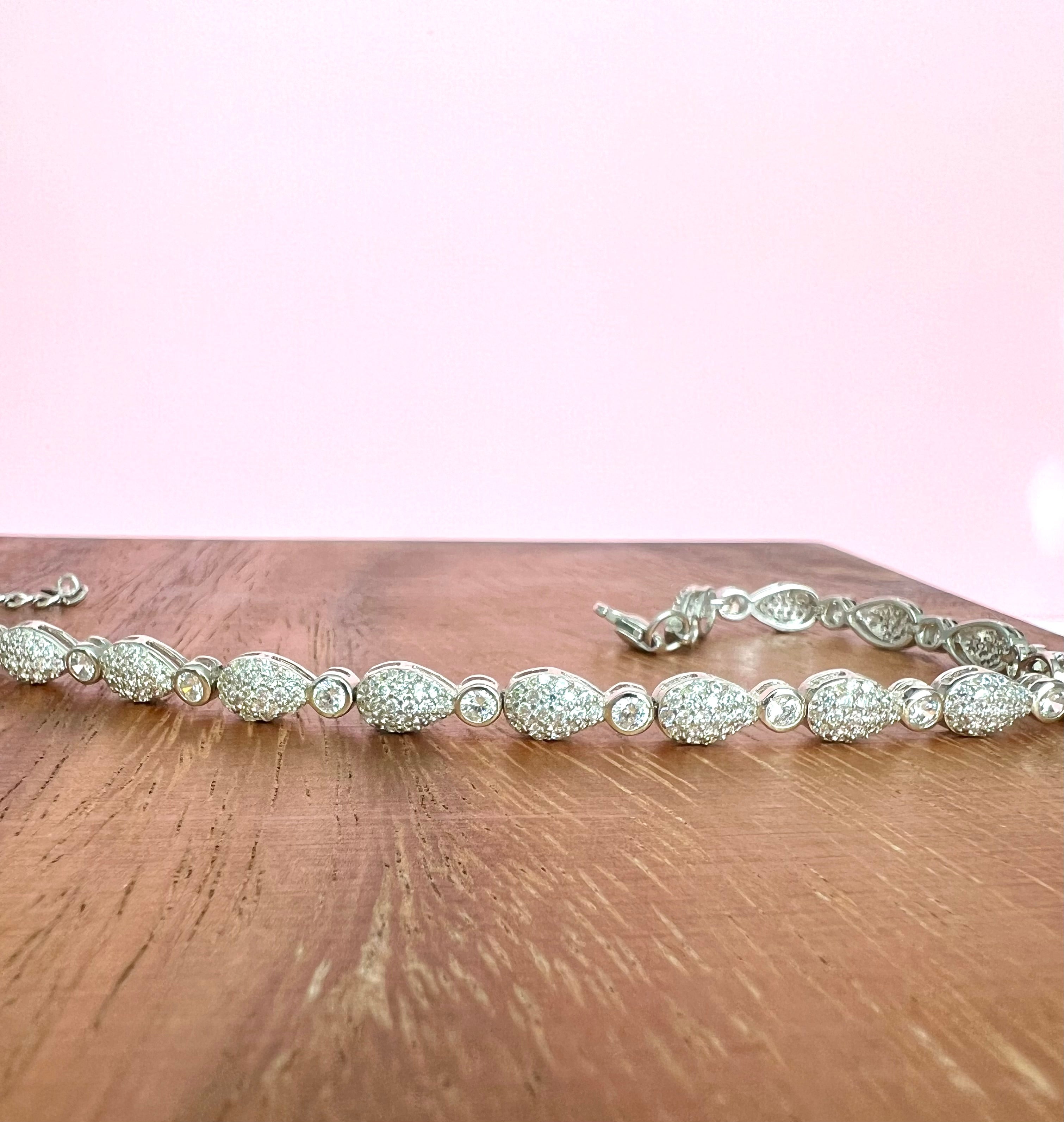 The Elevated Holly Bracelet on Pure 925 Silver