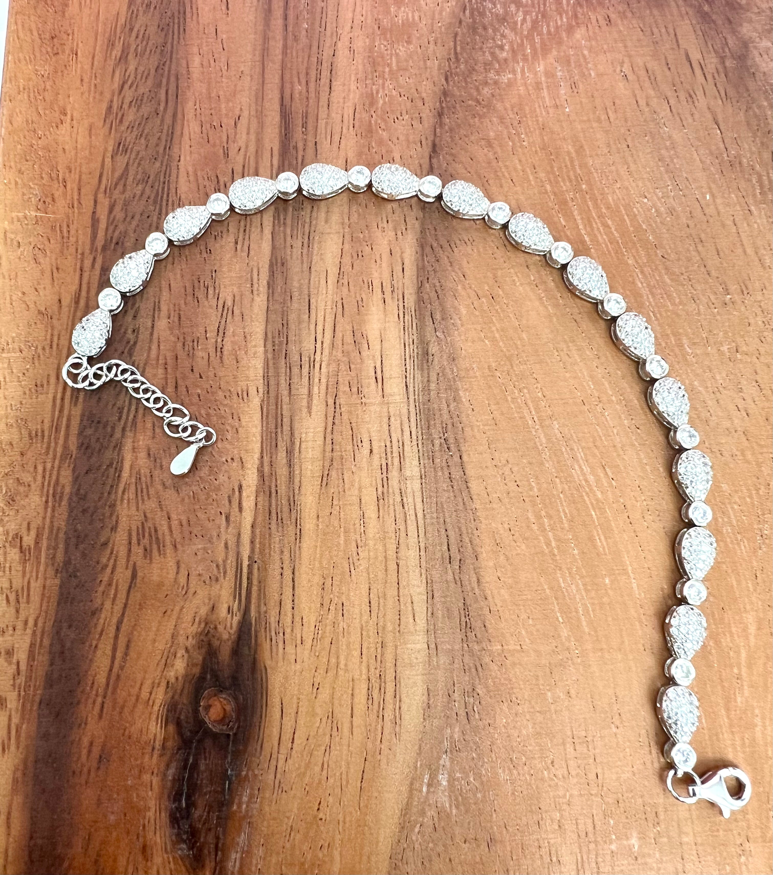 The Elevated Holly Bracelet on Pure 925 Silver