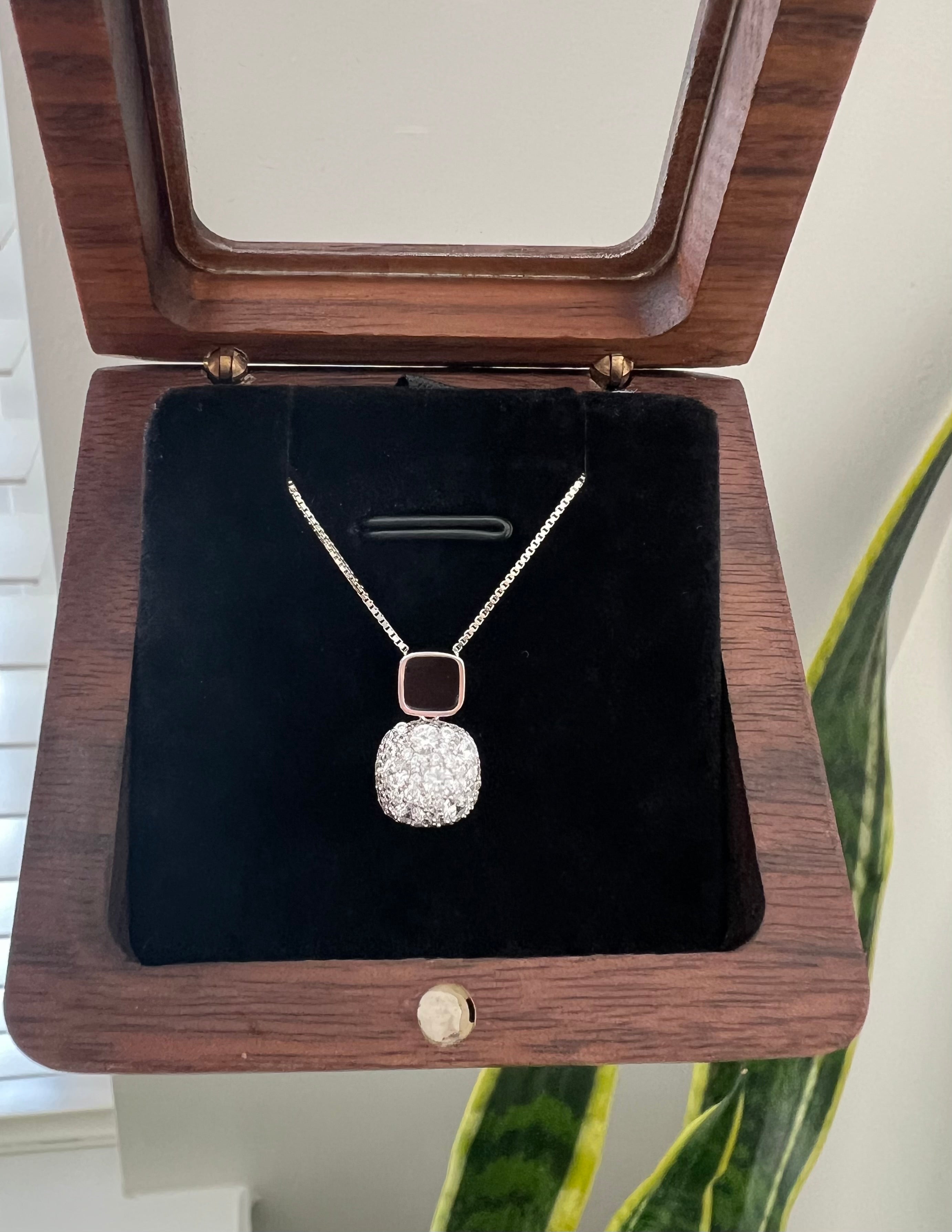 Pure 925 Silver Queen Pendant with Chain