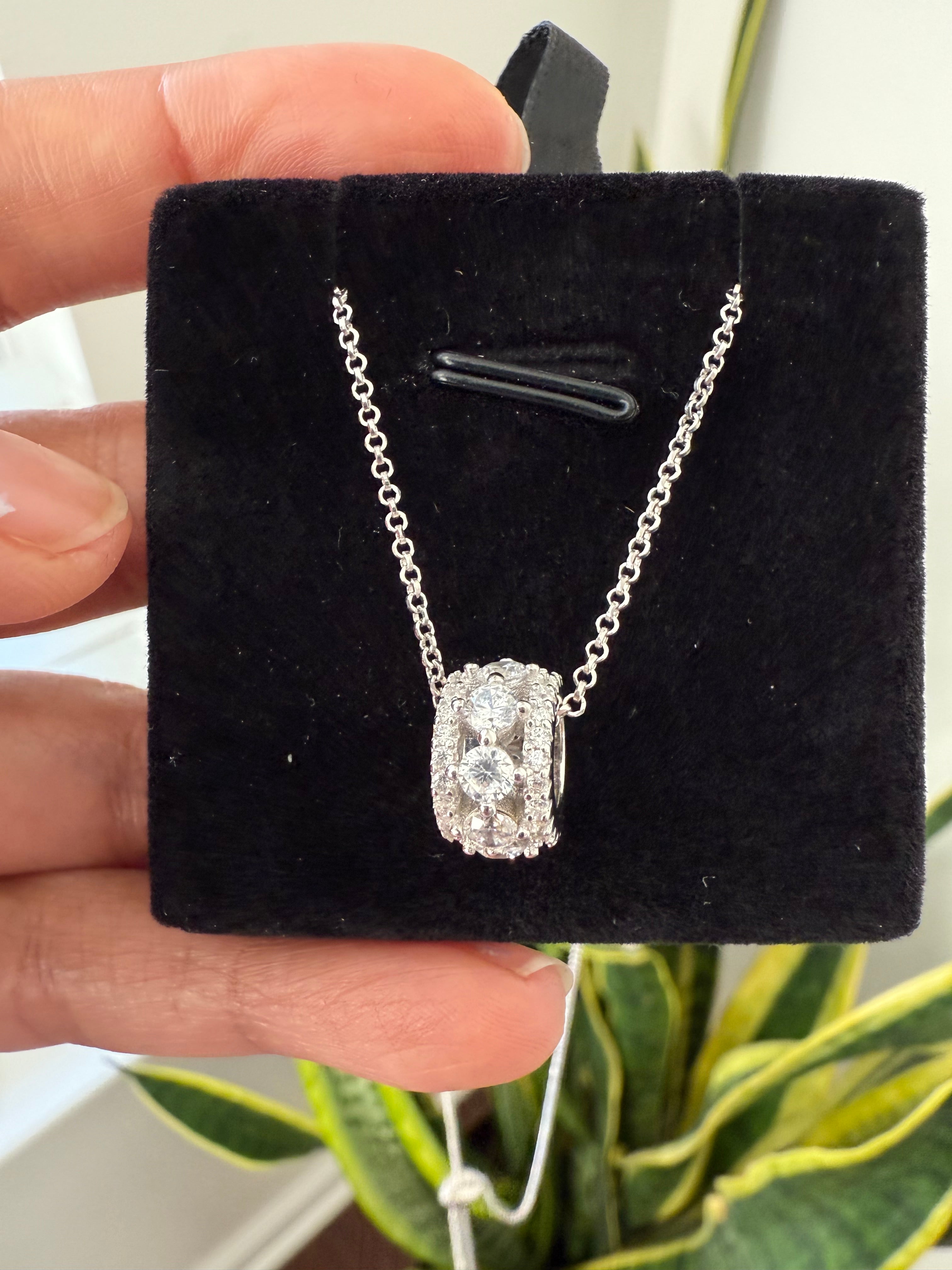 Multi Solitaire Wheel Pendant with Chain on pure 925 Silver