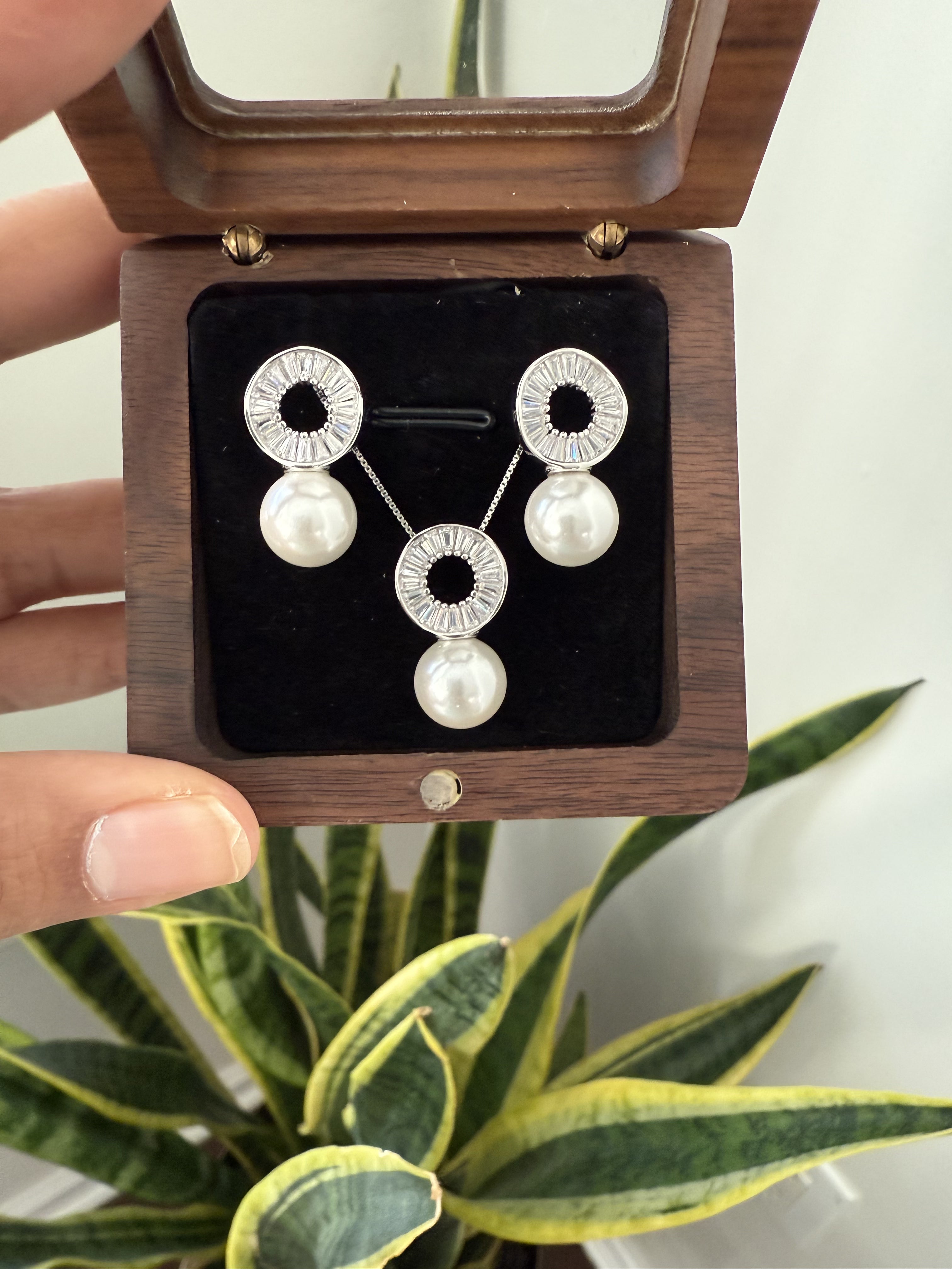 Luxury Brand Inspired Diamond & Pearl Pendant Set