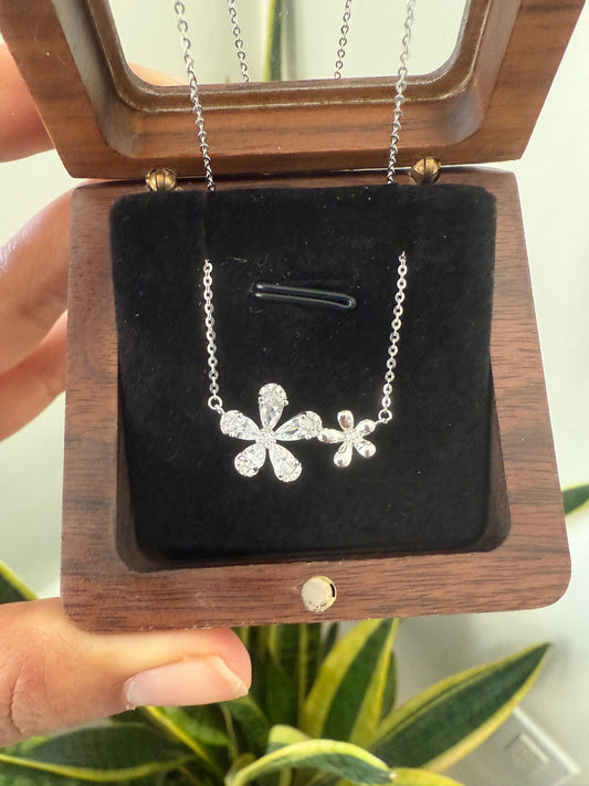 Olyra Double Flower Pendant with Chain