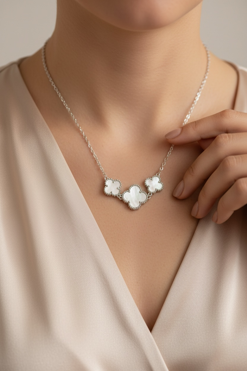 Mother of Pearl Clover Pendant with Chain on Pure 925 Silver