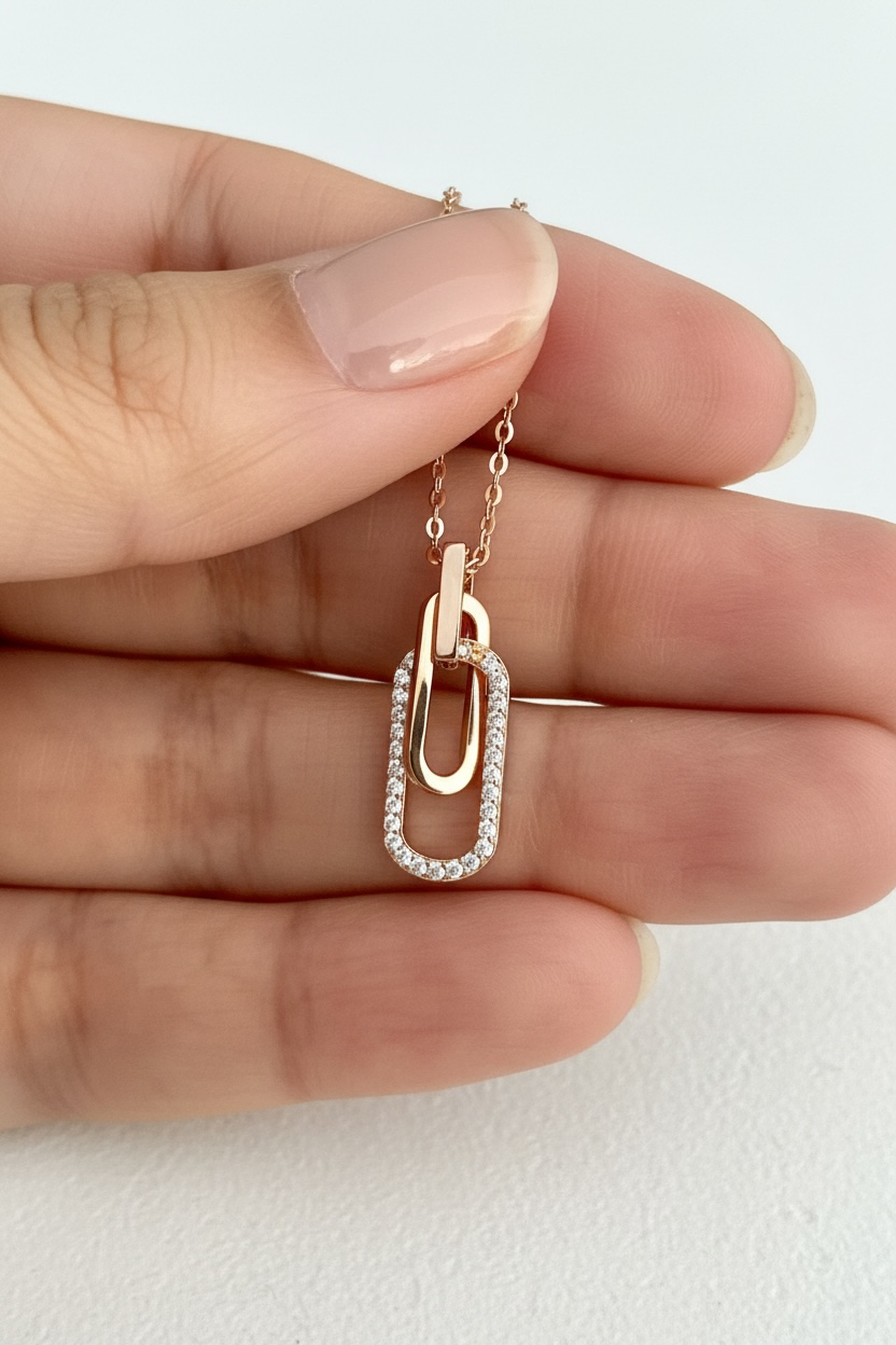 Rose Gold Finish Veya Diamond Studded Pendant with Chain