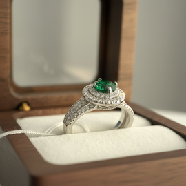 Green Emerald LIV Solitaire Ring on 925 Silver with Removable Extra Diamond Studded Band