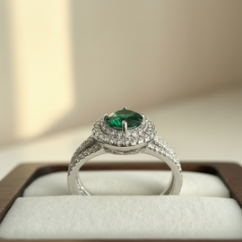Green Emerald LIV Solitaire Ring on 925 Silver with Removable Extra Diamond Studded Band