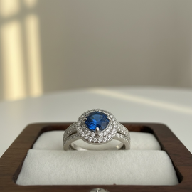Blue Sapphire LIV Solitaire Ring on 925 Silver with Removable Extra Diamond Studded Band