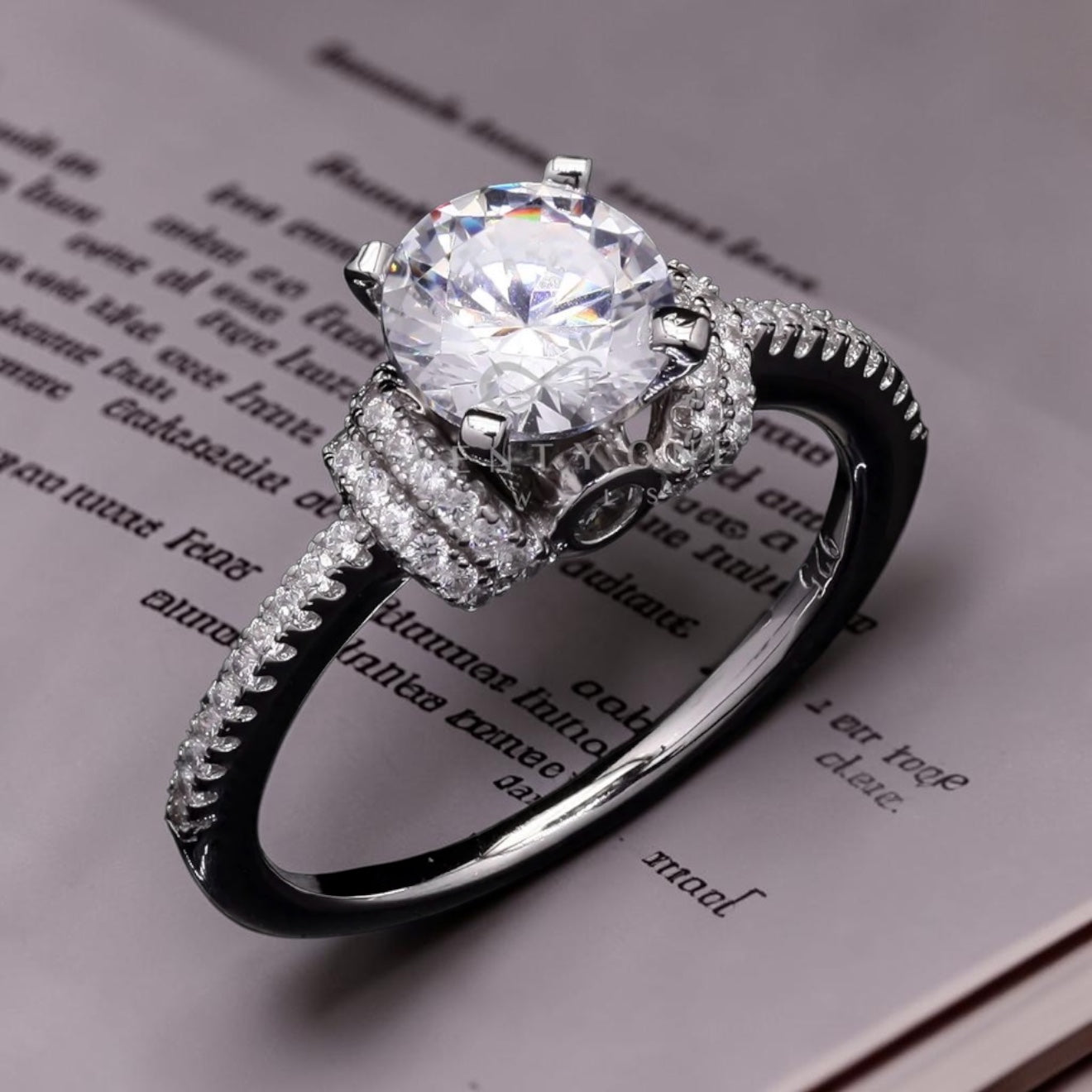 BRIO Solitaire Ring on pure 925 Silver