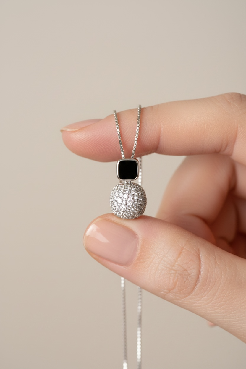 Pure 925 Silver Queen Pendant with Chain